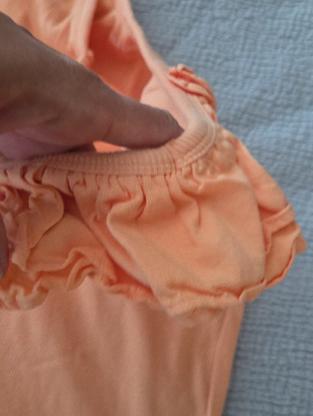 Old Navy Peachy Ruffled Strap Ribbed Tank - Picture 4 of 5